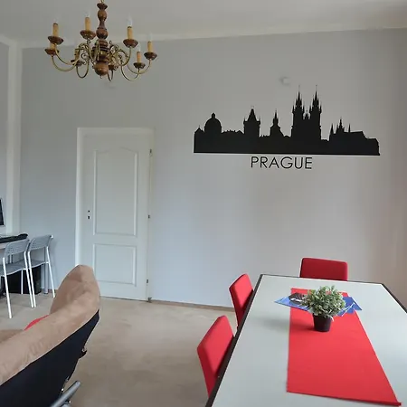 Hostal City *